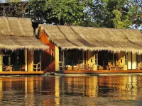 Boutique Raft Resort, River Kwai Hotels near Wat Nong Plasiew