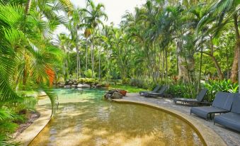 Golden Sands Beachfront Resort