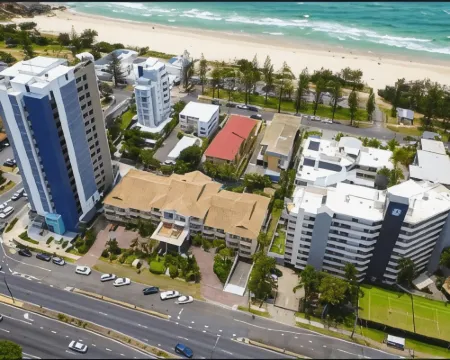Outrigger Burleigh Hotels in Miami