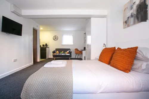 Leicester's Lyter Living Serviced Apartments Opposite Leicester Railway Station