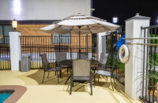 舒適套房酒店 費耶特縣酒店