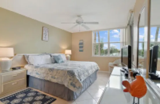 Breathtaking Water Views and Spacious Balcony - Stunning Island Retreat