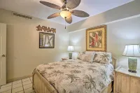 Centrally Located Kailua-Kona Condo w/ Lanai!