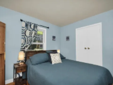 Mid-Century Cottage Beach Oasis Hotels in Gary