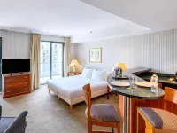 بي أبارت هوتل أمبيوريكس Hotels near ساحة أمبيوريكس