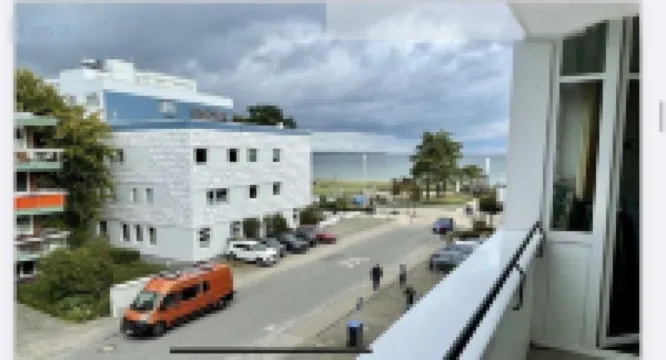 3 large rooms, 77 sqm, elevator, directly on the beach and in the center