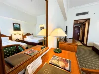 Mulia Hotel Отели в г. 