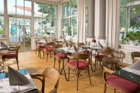 Hotel Kaiserin Augusta - breakfast