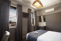 Nags Head Hotel - parking