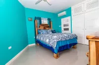 Splashing view of waves Các khách sạn ở Tower Isle