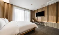 Anseong Nomad Hotel فنادق في أنسيونغ-سي