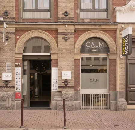 CALM Appart' & Hostel Отели рядом с достопримечательностью «IESEG School Of Management»