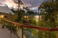 Bay Village Tropical Retreat & Apartments - pemandangan pegunungan