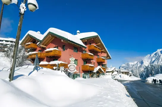 호텔 카사 델 캄포 마돈나디깜피글리오 호텔