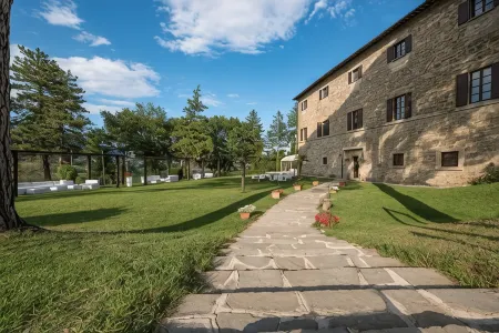 Hotel Villa Montegranelli Отели в г. Пьетралунга