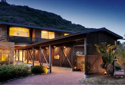 Ryokusuitei Katsuura Bekkan Suika Hotels near Ubara Beach