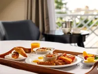 Sunday London Staines-upon-Thames Heathrow T5 - breakfast