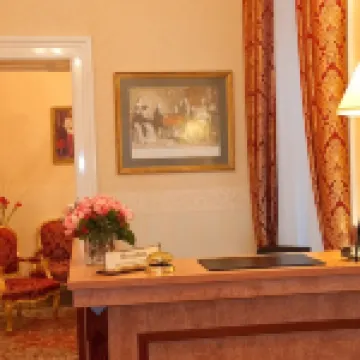 Pension Opera Suites I Self Check IN Hotels near The Golden Hall