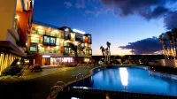 Login Resort - Rooftop Pools