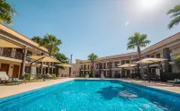 Hotel Colonial Ciudad Juarez - مسبح