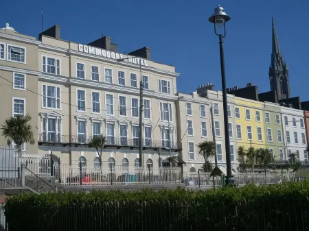 Commodore Hotel Отели рядом с достопримечательностью «Cobh Cathedral»