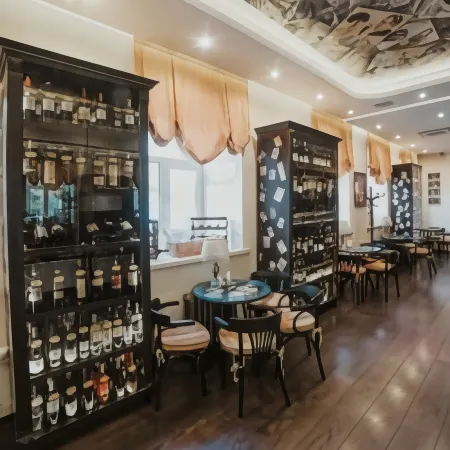 Модерн Отели рядом с достопримечательностью «Музыка и время»