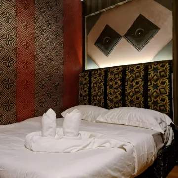 ManeyaHomestay Hotels near Maha Vihara Duta Maitreya Monastery