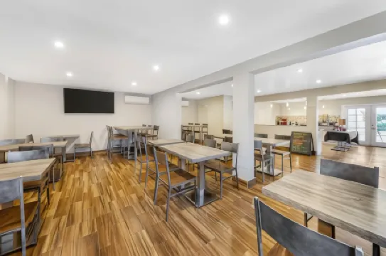 Best Western Plus Ontario Airport  Convention Center Отели в г. Онтэрио