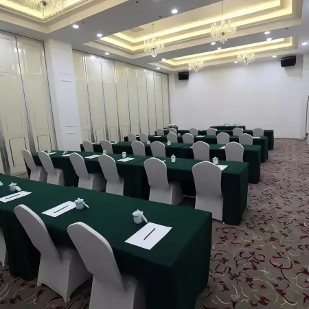 IU Hotel (Hengxin Shopping Center, Longchang)