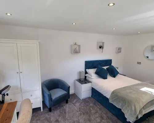 1 bed self-contained annex, with off-road parking. Hotels in Sittingbourne