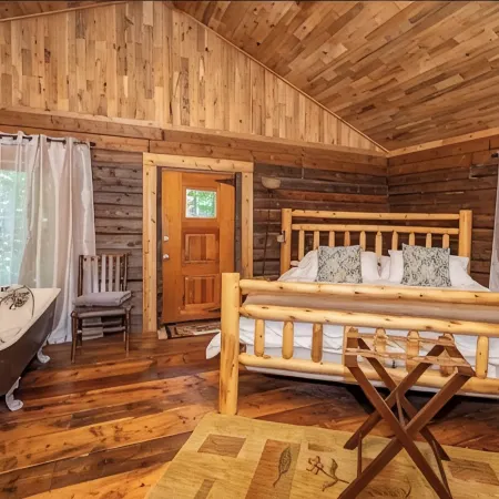 Authentic Cabin in the Woods!