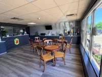Super 8 by Wyndham Macomb