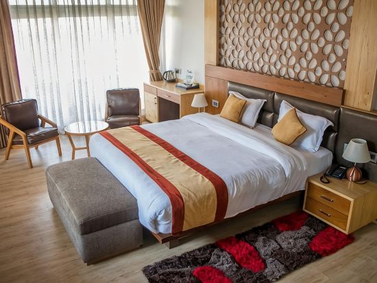 Retro Hotel and Spa