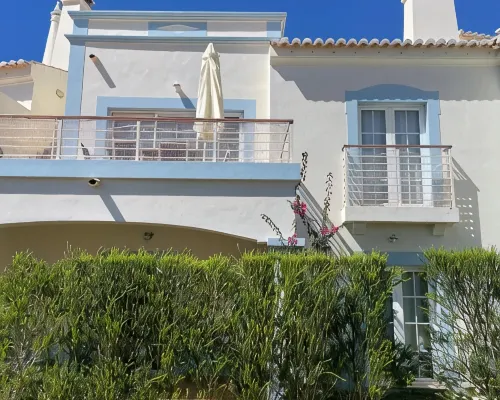 Deluxe Golf Townhouse Only 5 Mins To The Beach Hotels in Budens