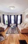 Centrally located in the heart of Boston near T - บังกะโล