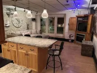 Mr. Rogers River View - Apartments