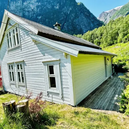 Original fjord house in its own beautiful fjord arm of the Sognefjord Отели в г. Вик