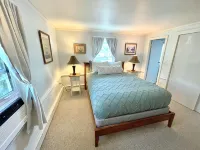 Charming 2-bedroom cottage in fabulous Harwich with WiFi, AC - Homestays