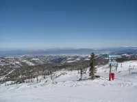 Ski-in Luxury Mountain Escape w/ Hot Tub & Breathtaking Views in Brian Head!