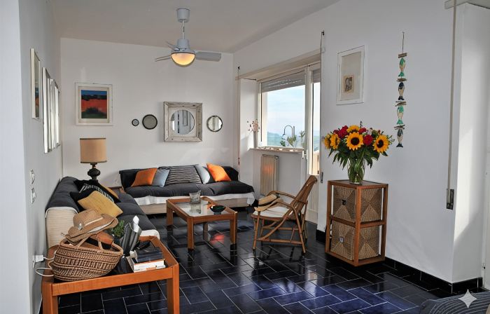 Edy Sea View Holiday Apartment