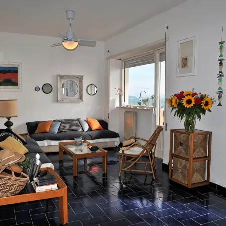 Edy Sea View Holiday Apartment