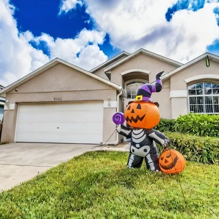 Charming 4-bedroom house with WiFi, AC in lovely Kissimmee