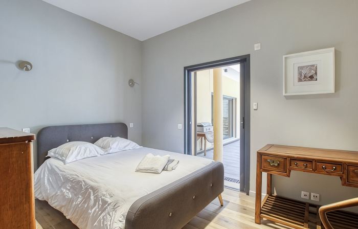Espace Deluxe Avec Immense Salon et Piscine sur Terrasse Entre Pins et mer
