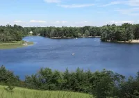 Log Cabin on Serene Goshorn Lake, Minutes From Vibrant Saugatuck & Douglas - Hytter