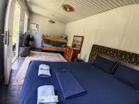 Calicoan Surf Retreat  Container Van- family room Ξενοδοχεία στην πόλη Eastern Samar