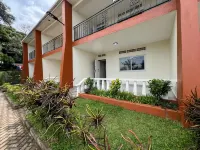 Luxury Lakeview flat 8 mins from Speke Resort
