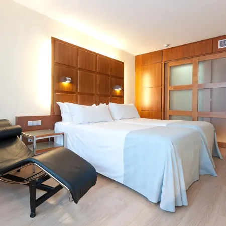 Hotel Port Azafata Valencia Отели рядом с достопримечательностью «Спортивный комплекс имени Луиса Пуча»