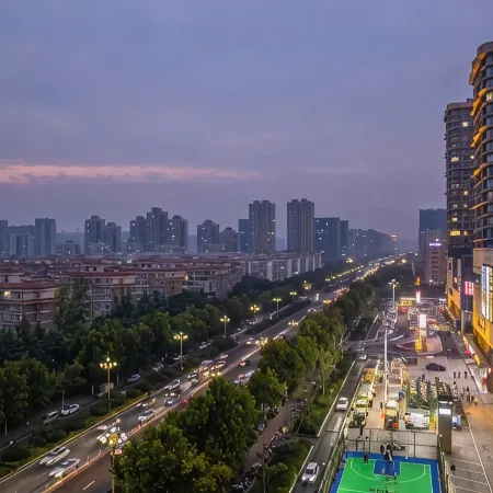 Chujian Youxuan Homestay (Zhongyuan Yunding Plaza Pangdonglai Angel City)