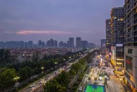 Chujian Youxuan Homestay (Zhongyuan Yunding Plaza Pangdonglai Angel City)