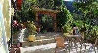 La Casa Amarilla